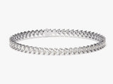 Diamond tennis bracelet with pear-shaped stones