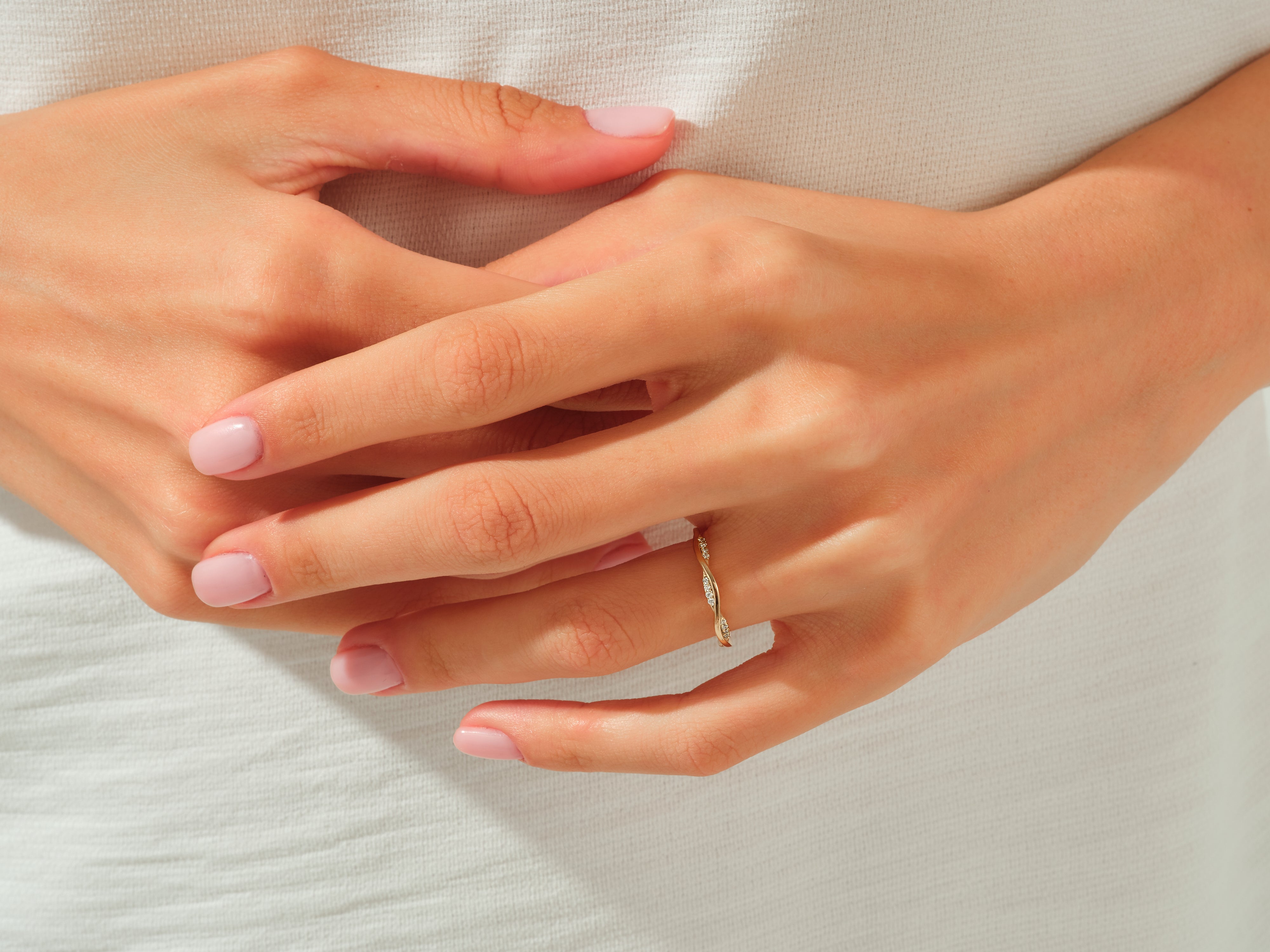 0.15 KARAT TWISTED VINE YÜZÜK