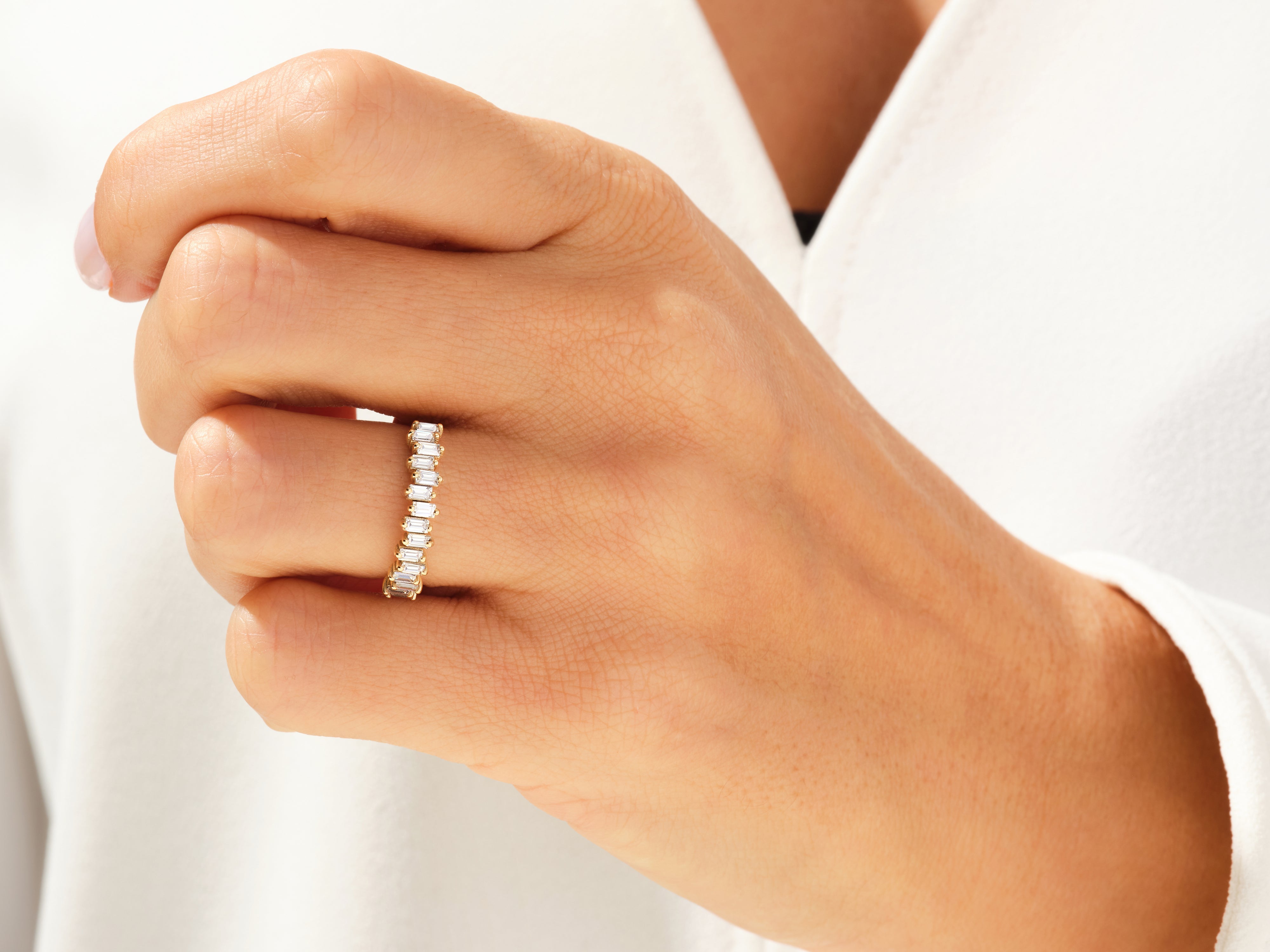 0.75 KARAT DİKEY BAGET YÜZÜK