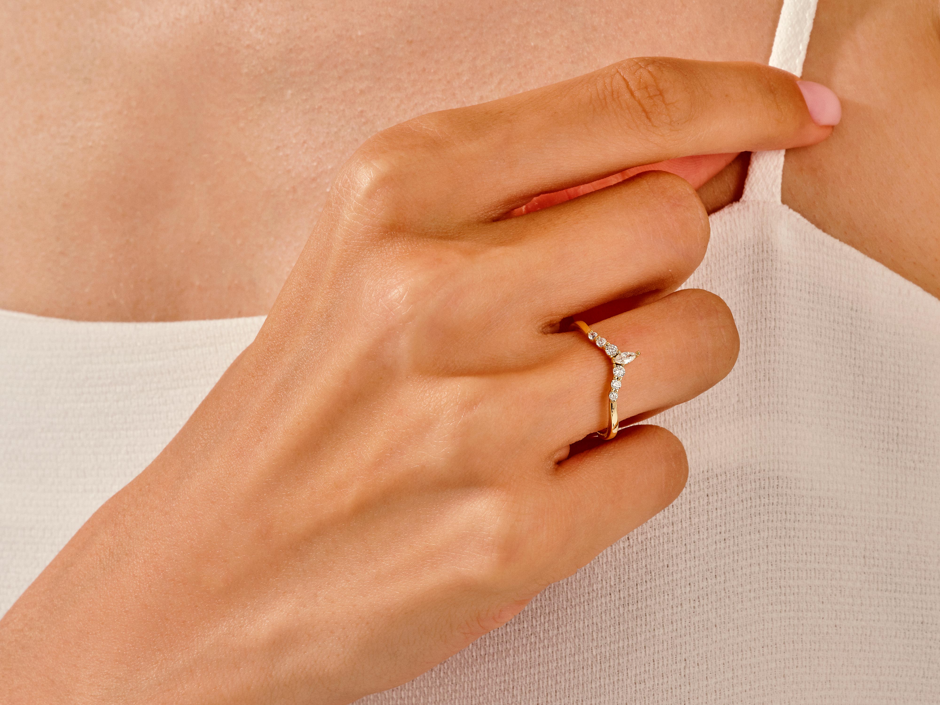 0.25 KARAT CURVED YÜZÜK