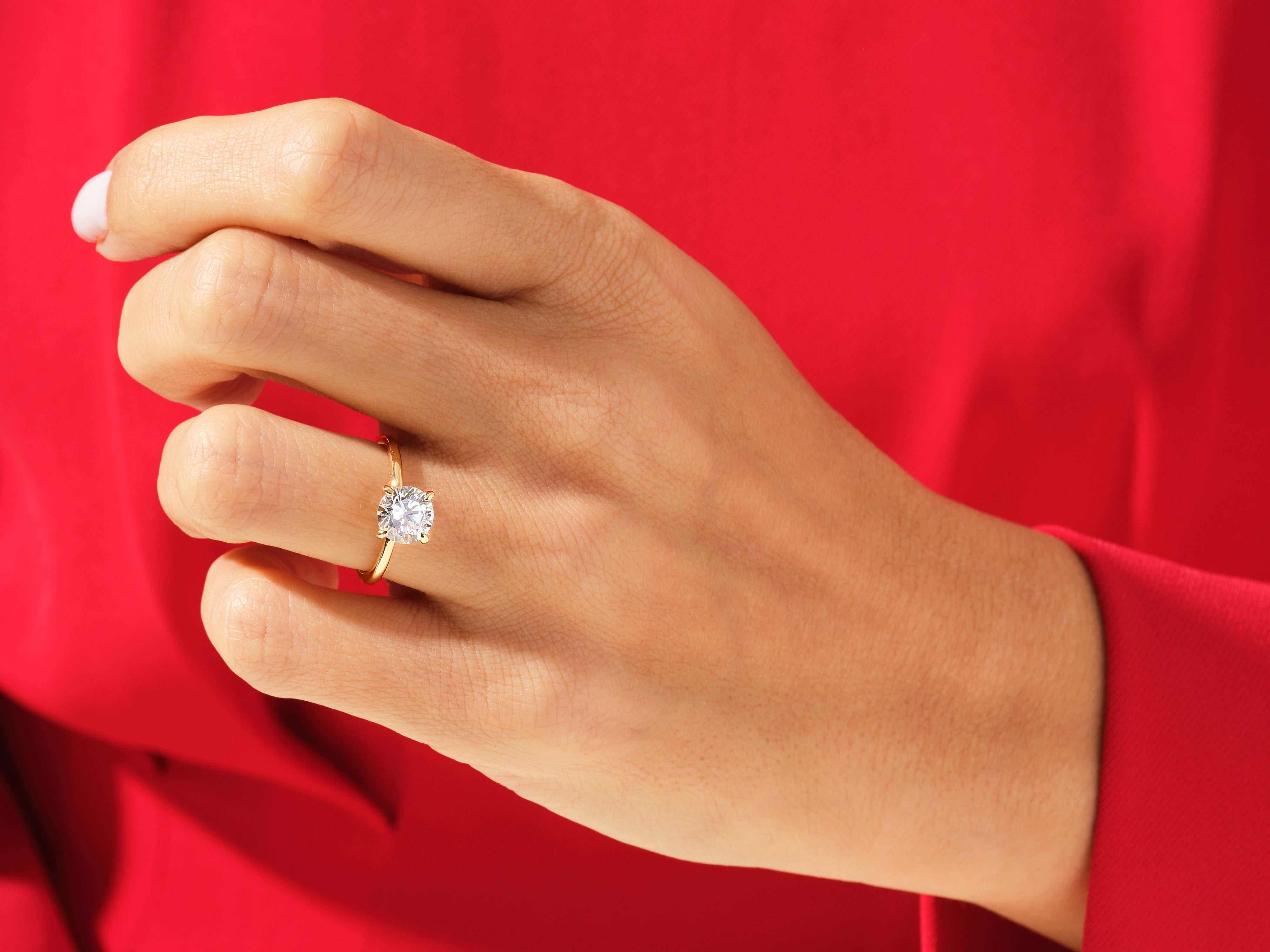 YUVARLAK TEKTAŞ YÜZÜK