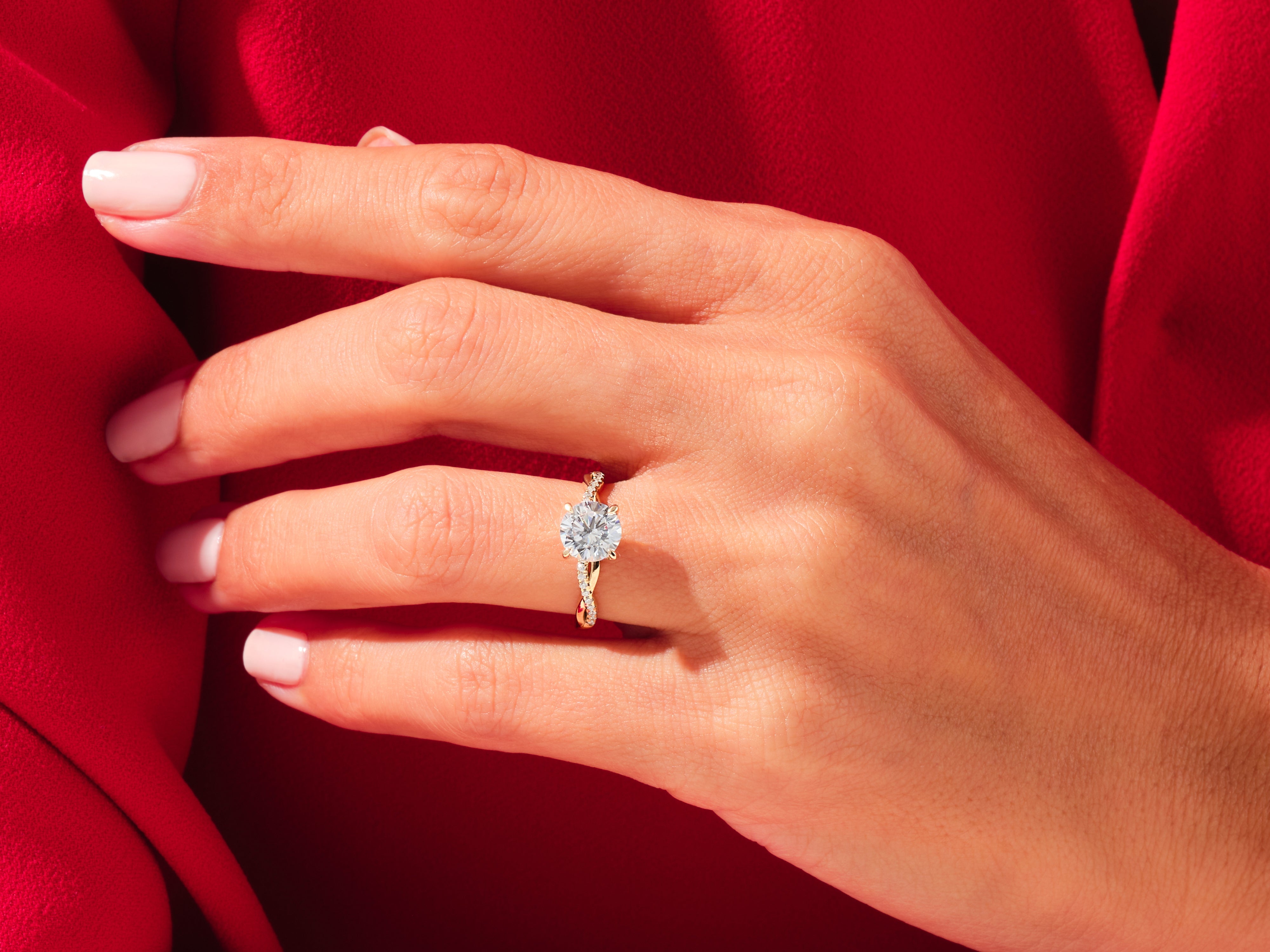 YUVARLAK KESİM VINTAGE YÜZÜK